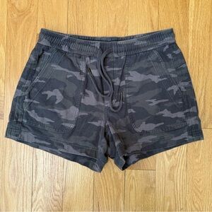 Athleta Camo Farallon Short Size 4